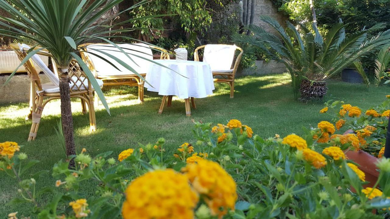 Il Girasole Bed and Breakfast Domus De Maria Eksteriør billede